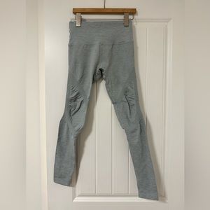 Alphalete Aero Leggings (colour: cloud grey)